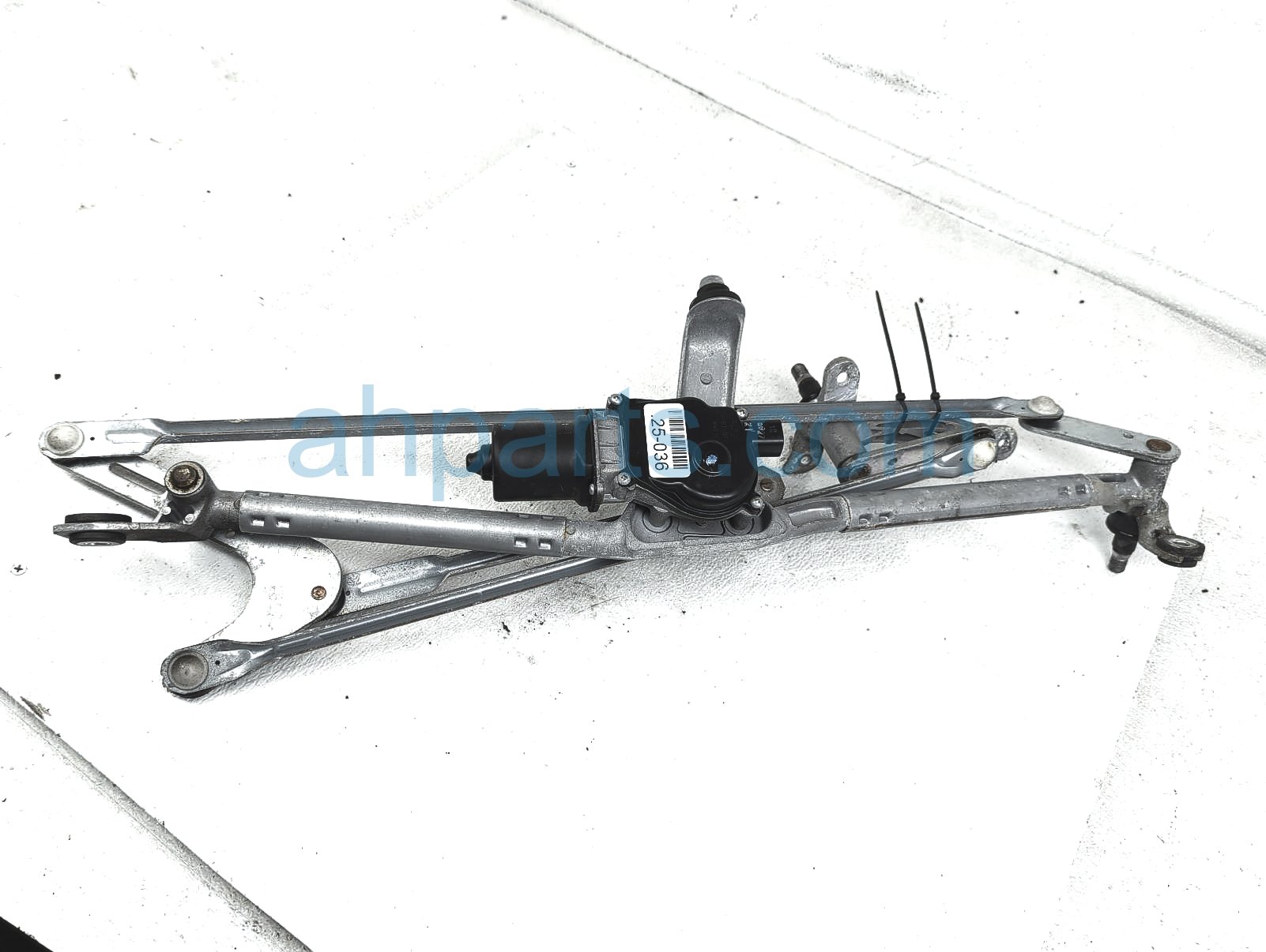 $60 Honda WINDSHIELD WIPER MOTOR W/ARM ASSY $60 Honda WINDSHIELD WIPER MOTOR W/ARM ASSY