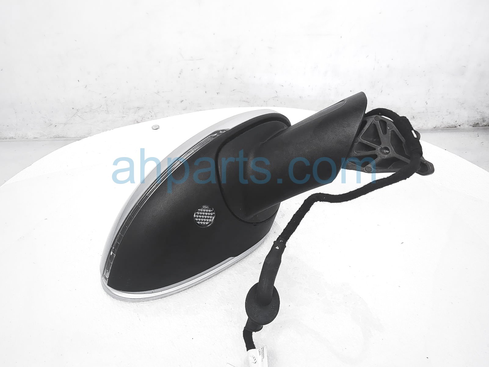 $349 Porsche RH SIDE VIEW MIRROR - SILVER $349 Porsche RH SIDE VIEW MIRROR - SILVER