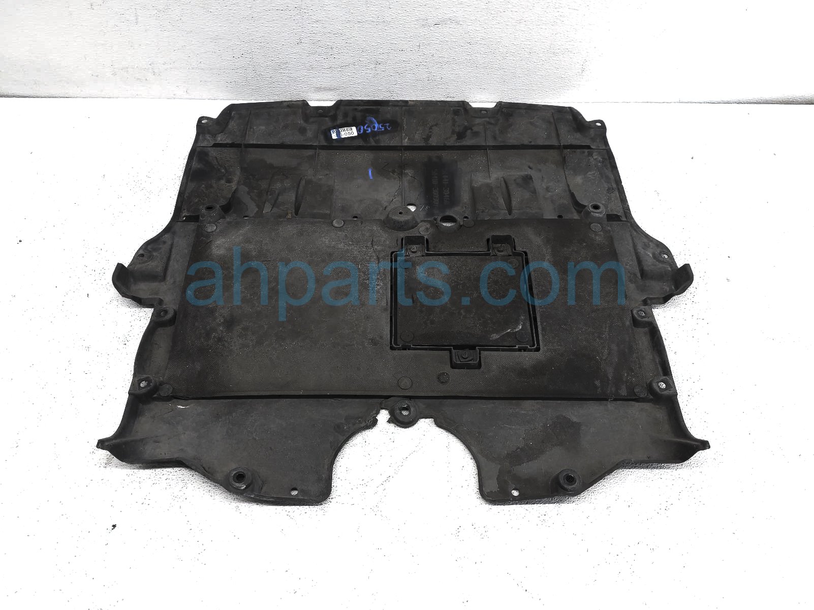 $75 Lexus FRONT UNDER COVER SPLASH SHIELD ** $75 Lexus FRONT UNDER COVER SPLASH SHIELD **