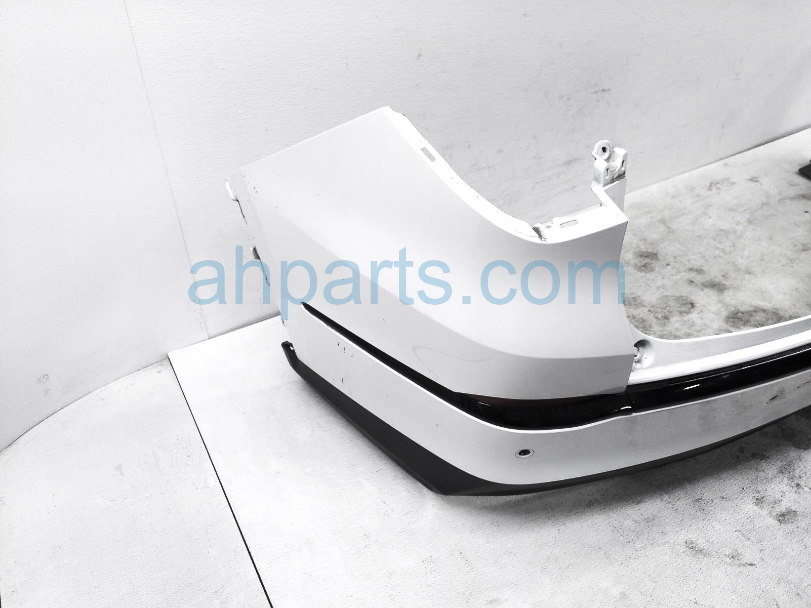 Sold 2022 Acura MDX Rear Bumper Cover - White* 04715-TYA-A10ZZ