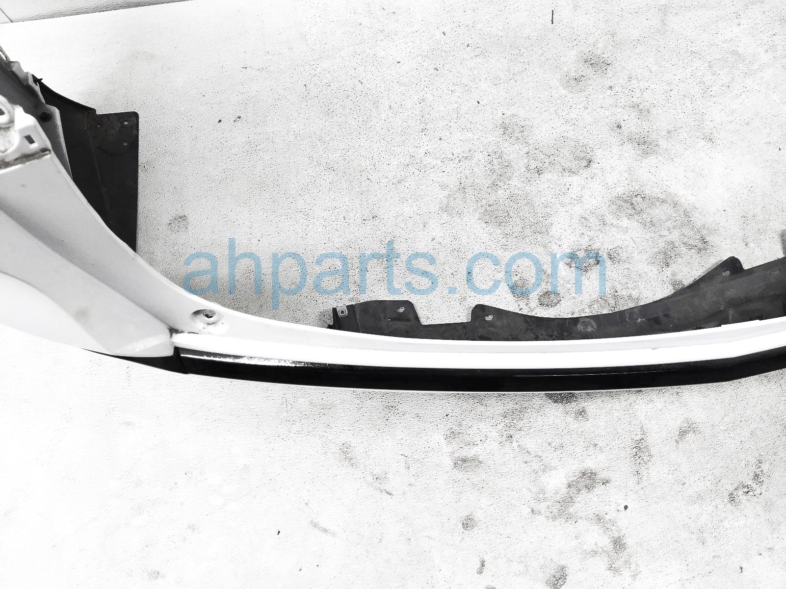 Sold 2022 Acura MDX Rear Bumper Cover - White* 04715-TYA-A10ZZ