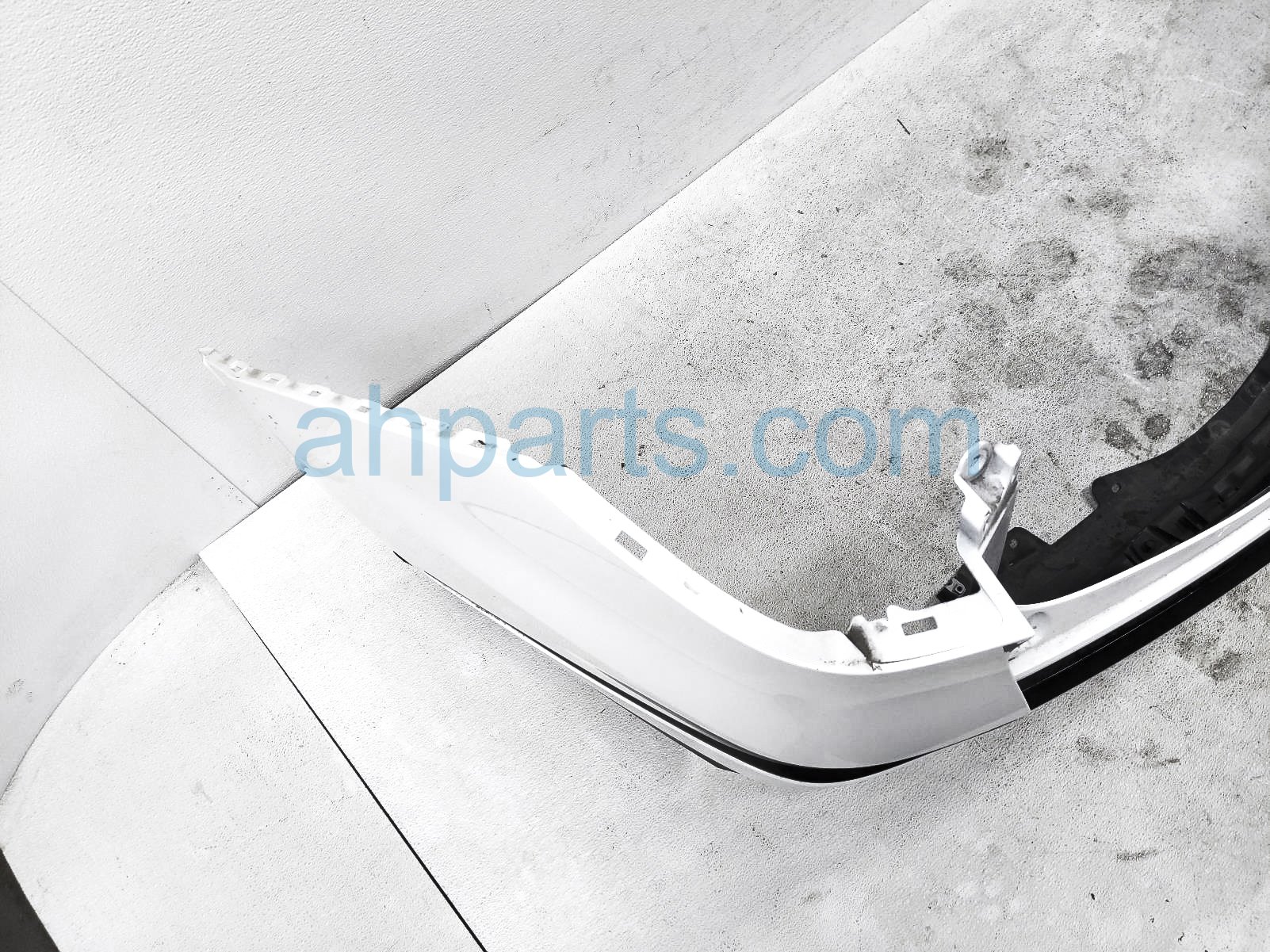 Sold 2022 Acura MDX Rear Bumper Cover - White* 04715-TYA-A10ZZ