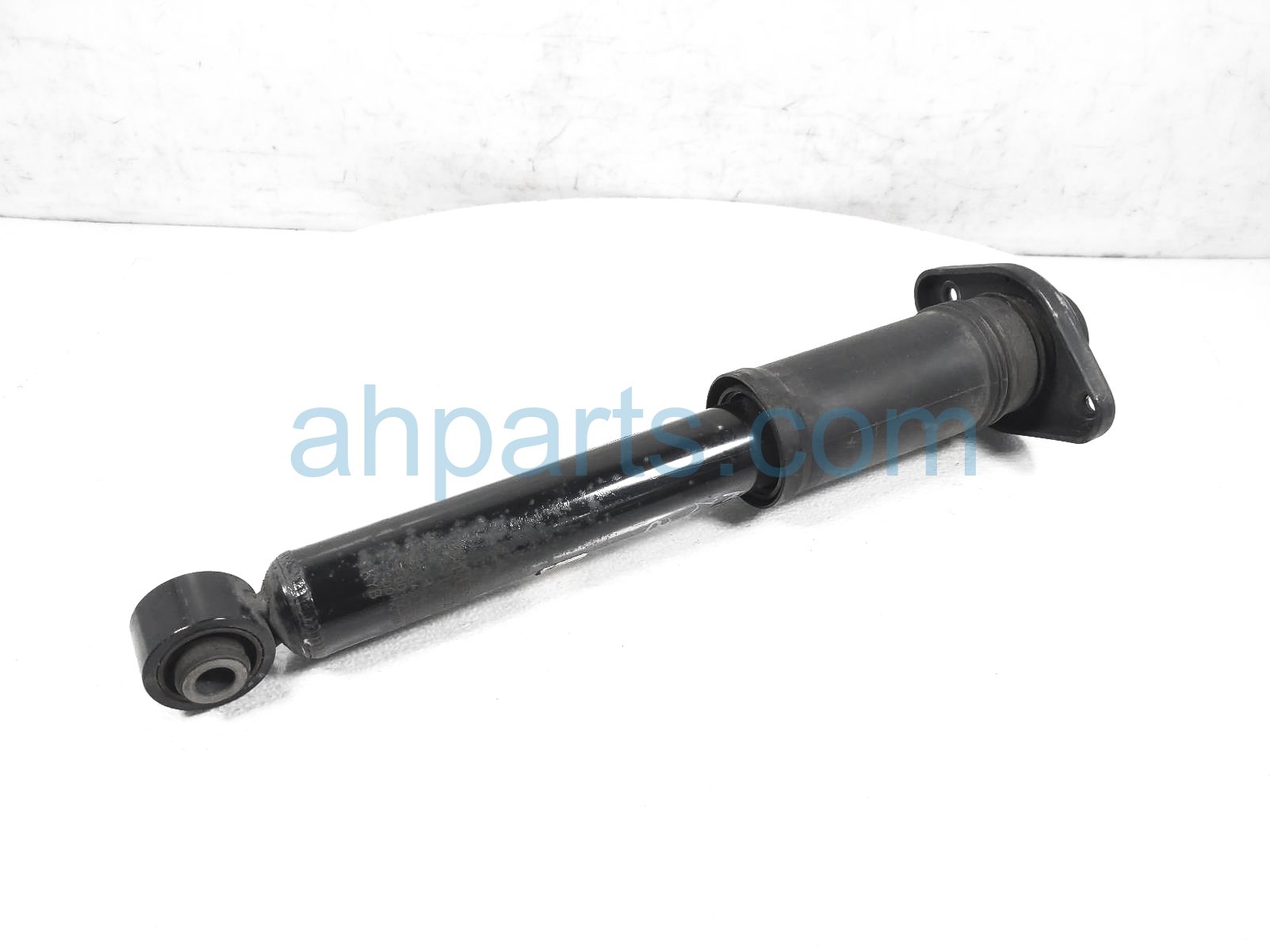 $85 Nissan RR/LH STRUT / SHOCK ABSORBER - 4X4 $85 Nissan RR/LH STRUT / SHOCK ABSORBER - 4X4