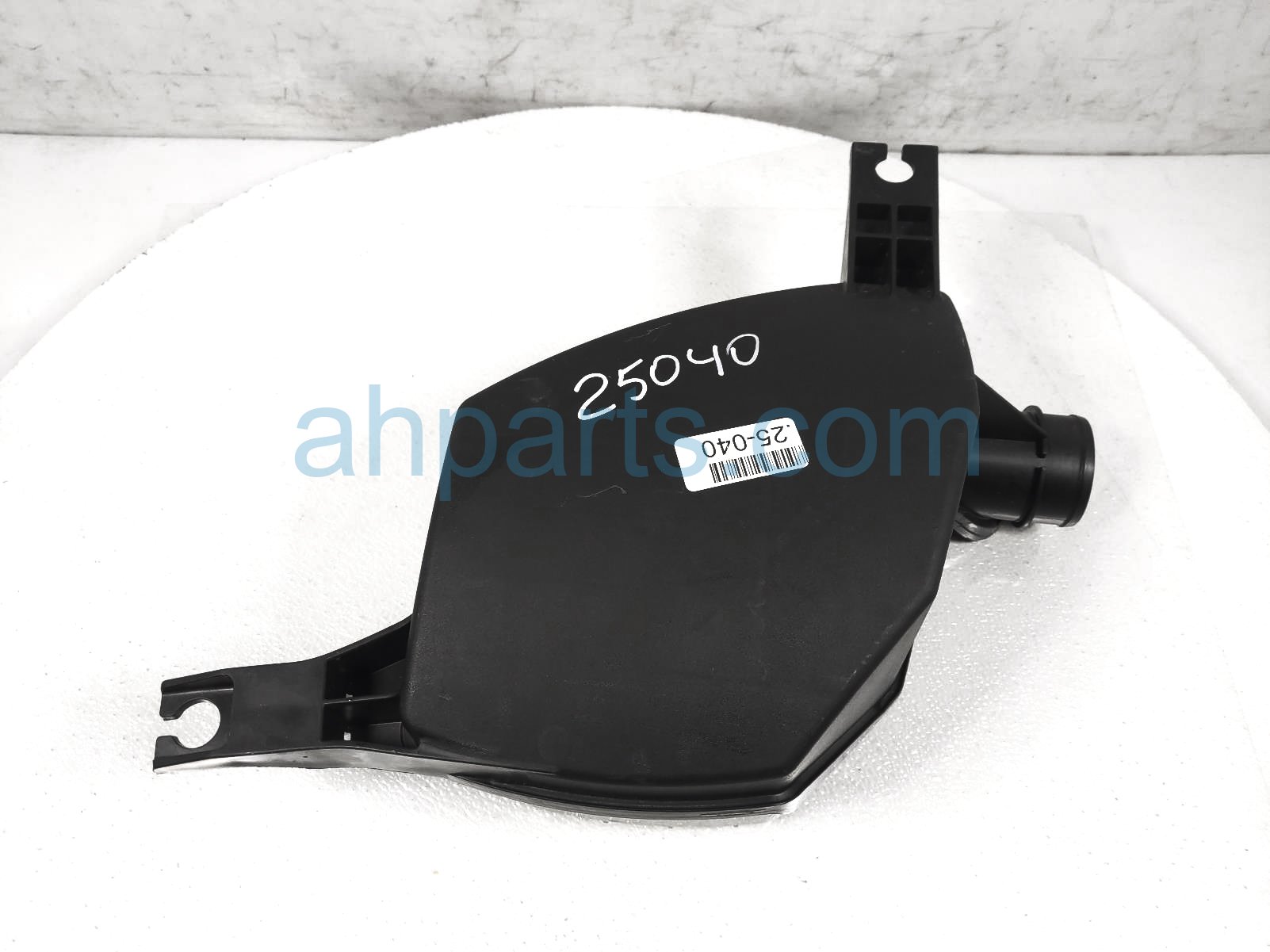 Sold 2025 Honda Pilot Intake Air Cleaner Resonator - Lower * 17230