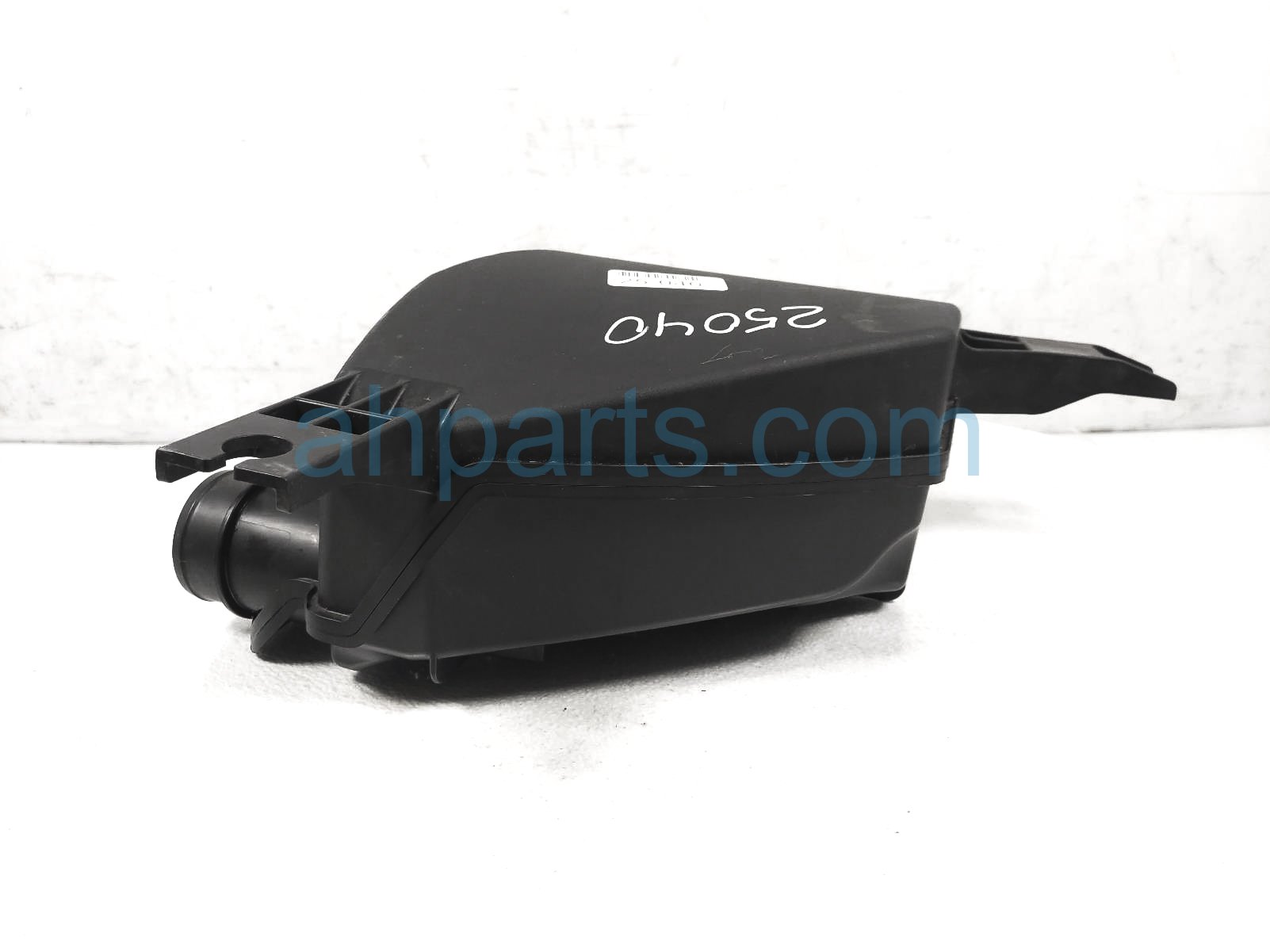 Sold 2025 Honda Pilot Intake Air Cleaner Resonator - Lower * 17230-6FB-A01,