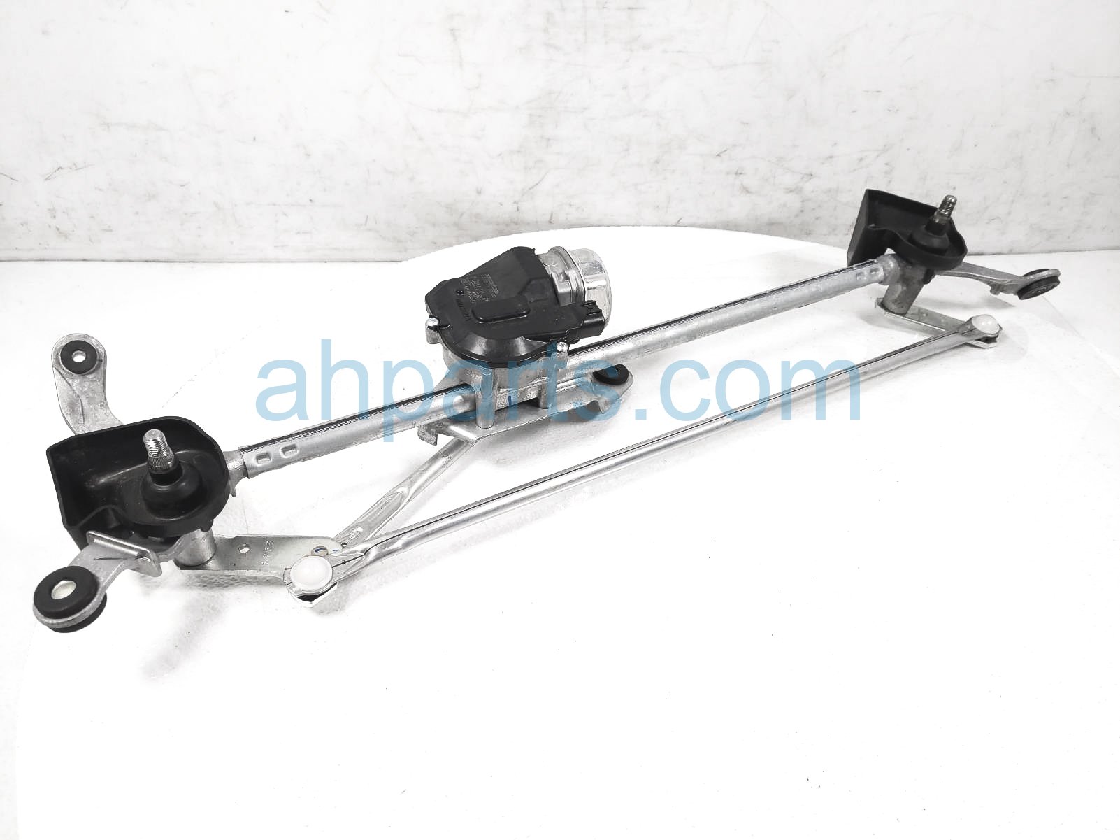 $65 Honda WINDSHIELD WIPER MOTOR W/ARM ASSY $65 Honda WINDSHIELD WIPER MOTOR W/ARM ASSY