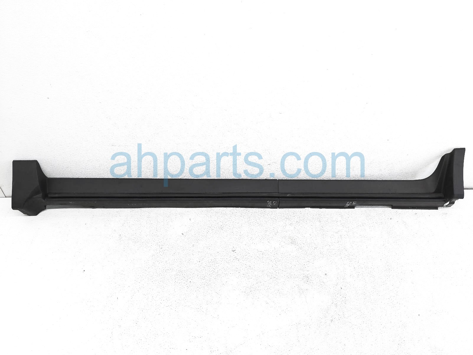 Sold 2024 Chevy Equinox Molding Trim Driver Skirt / Rocker Panel - Blk ...