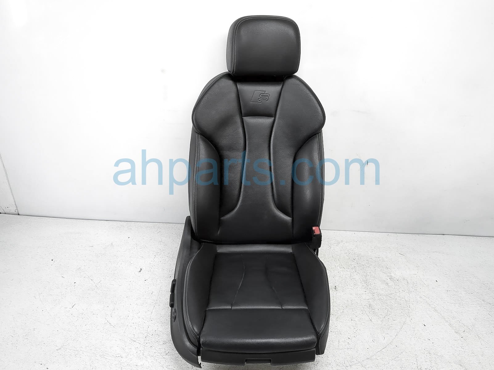 $199 Audi FR/RH SEAT - BLACK - W/ AIRBAG $199 Audi FR/RH SEAT - BLACK - W/ AIRBAG
