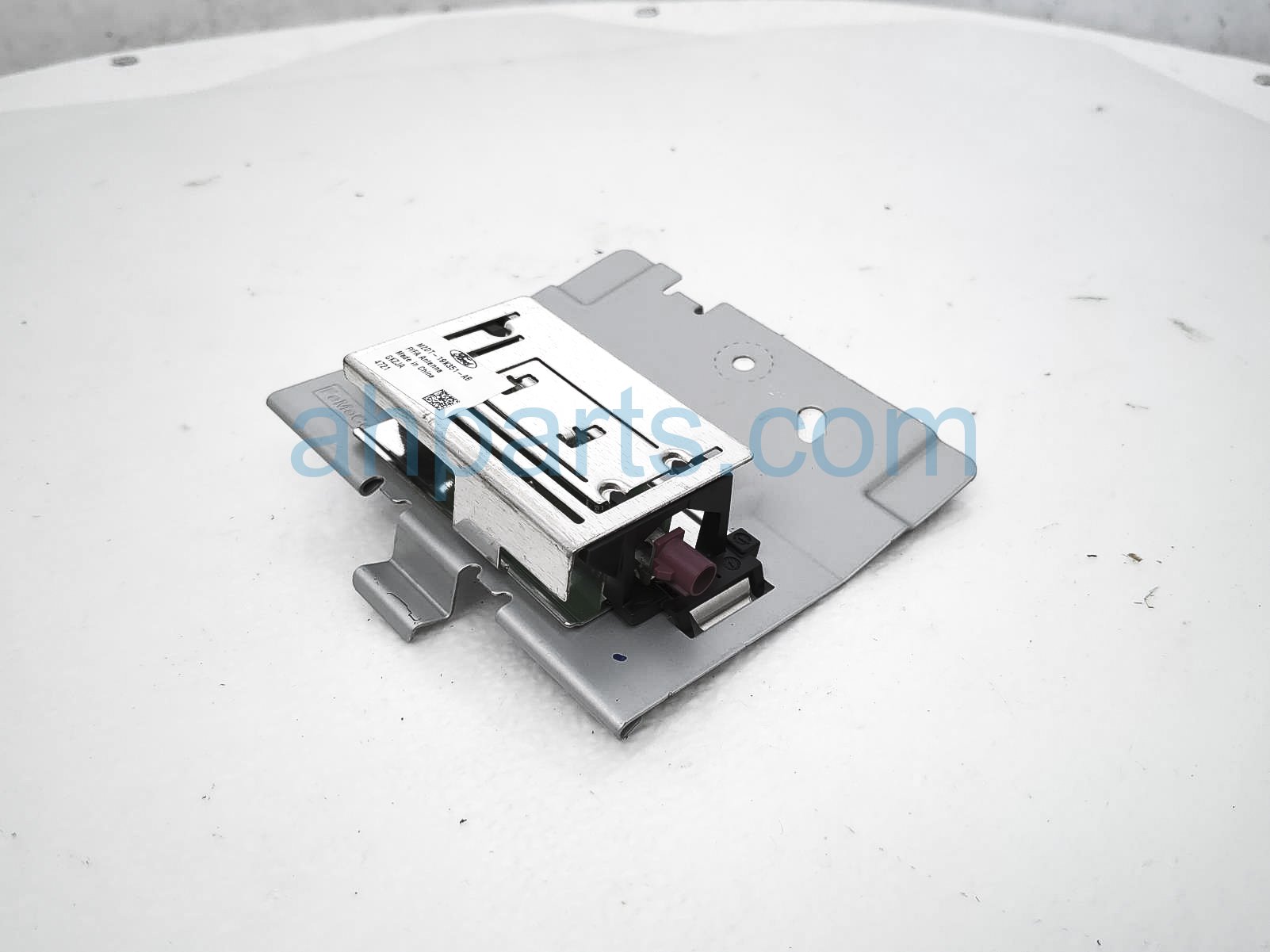 $45 Ford GPS ANTENNA RECEIVER UNIT $45 Ford GPS ANTENNA RECEIVER UNIT