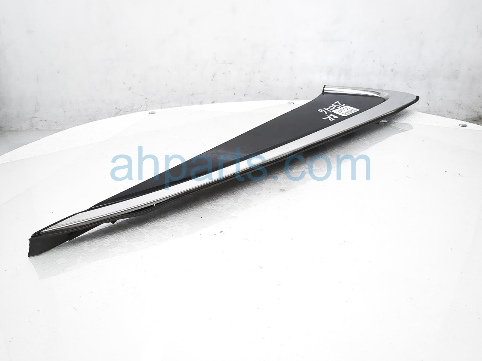 $45 Toyota RR/RH QUARTER PILLAR TRIM MOLDING $45 Toyota RR/RH QUARTER PILLAR TRIM MOLDING