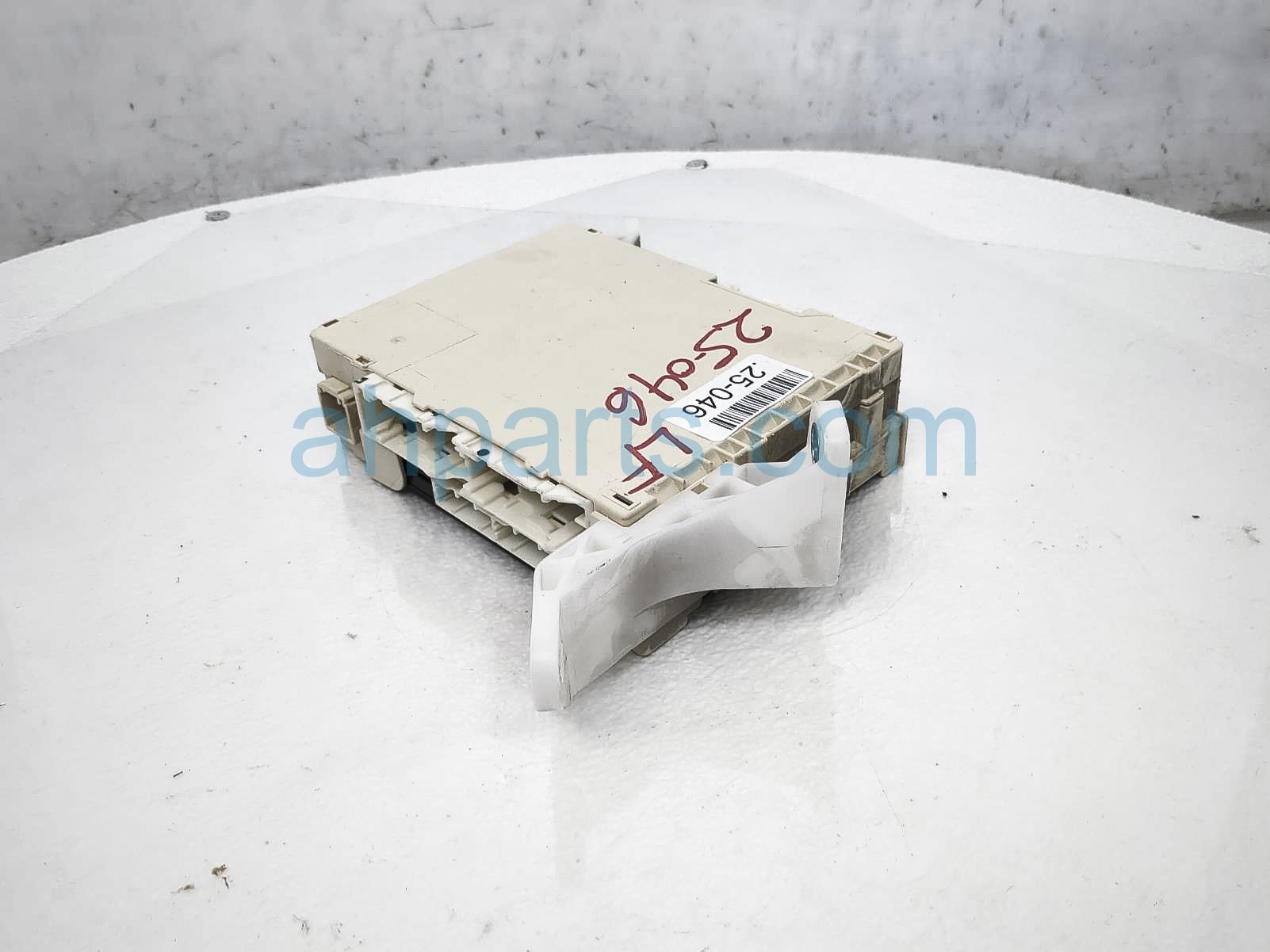 $45 Toyota MULTIPLEX NETWORK BODY CONROL UNIT $45 Toyota MULTIPLEX NETWORK BODY CONROL UNIT