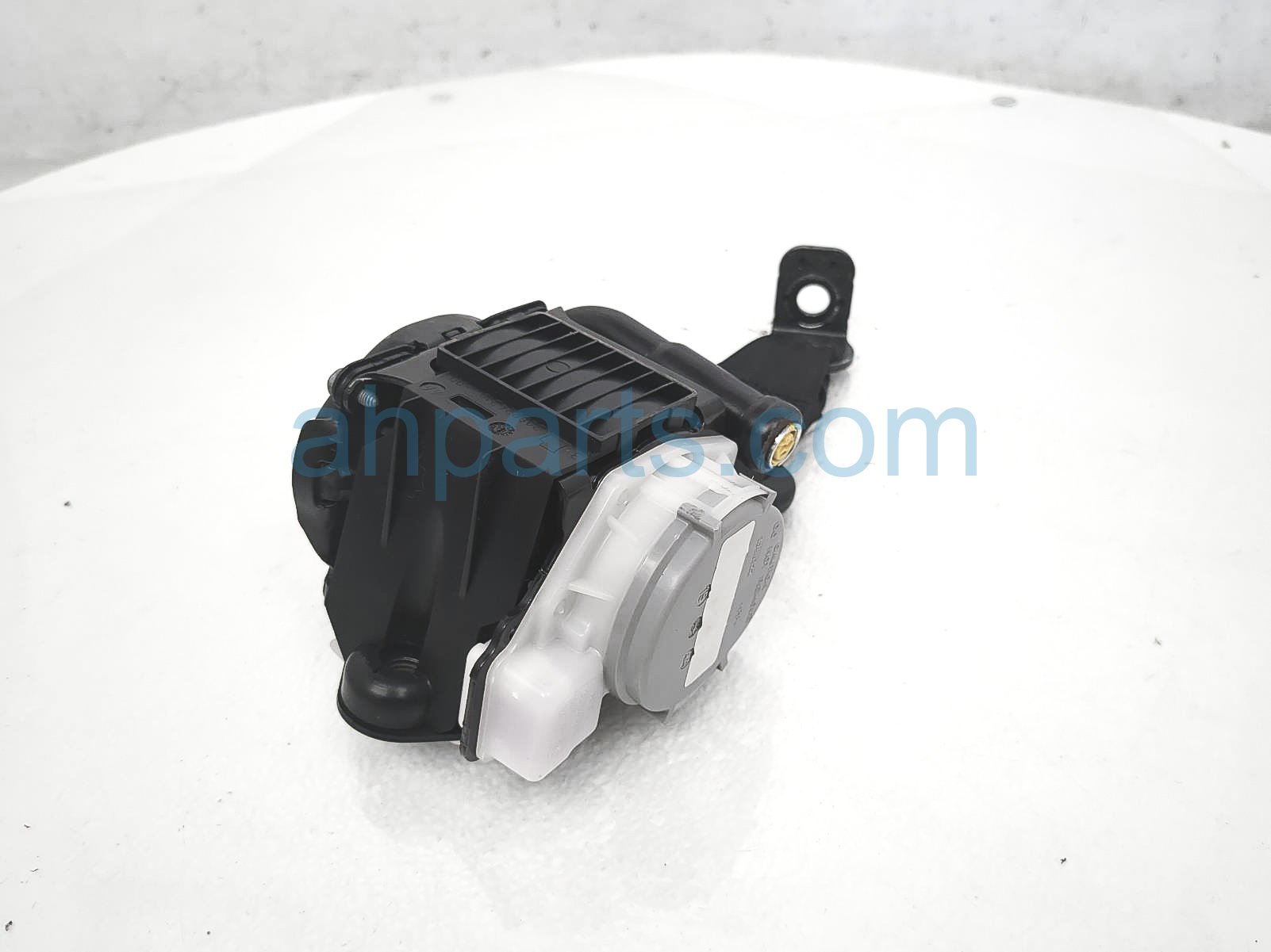 $149 Porsche RR/LH SEAT BELT RETRACTOR - BLACK