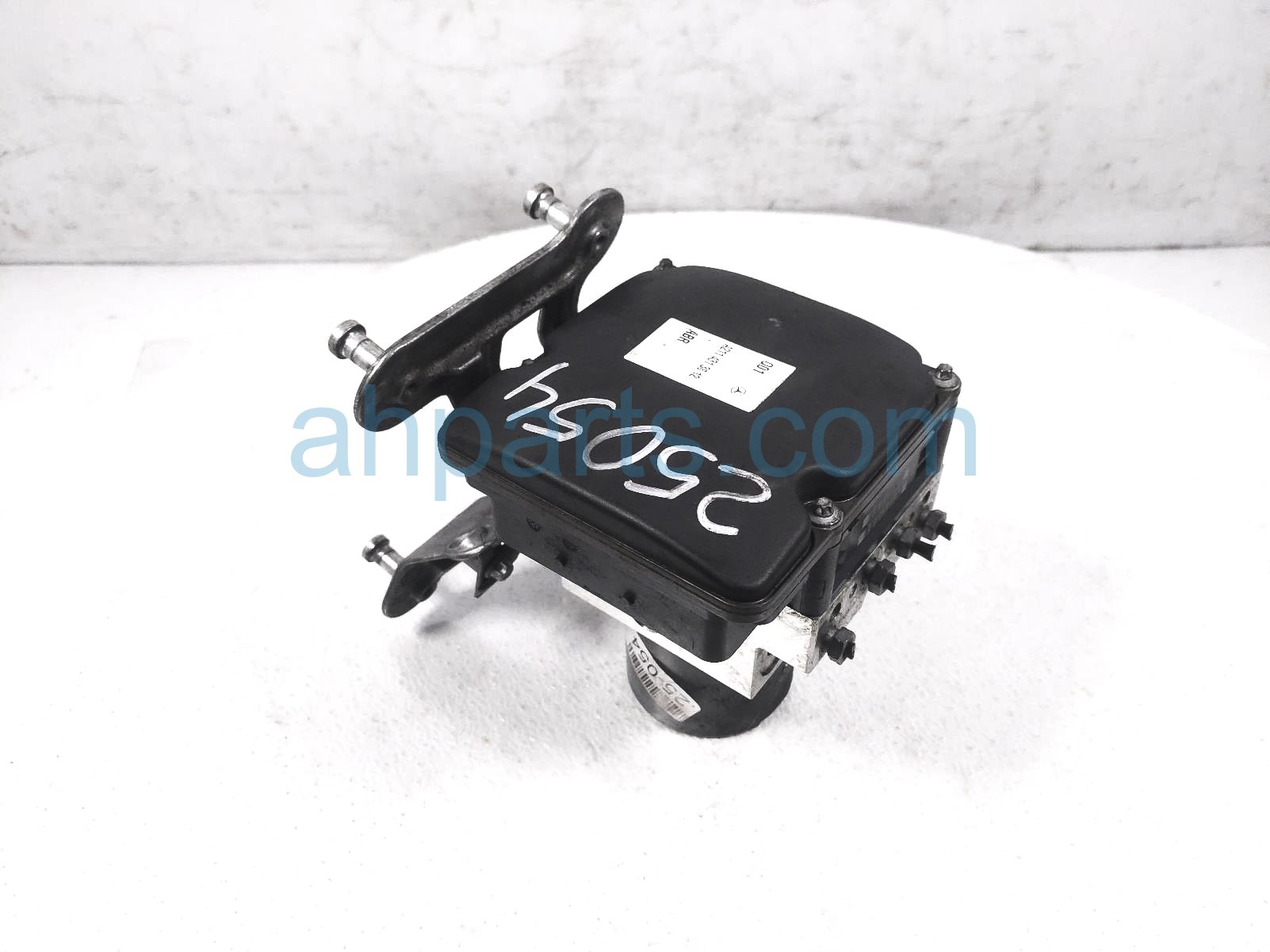$125 Mercedes ABS/VSA PUMP MODULATOR $125 Mercedes ABS/VSA PUMP MODULATOR