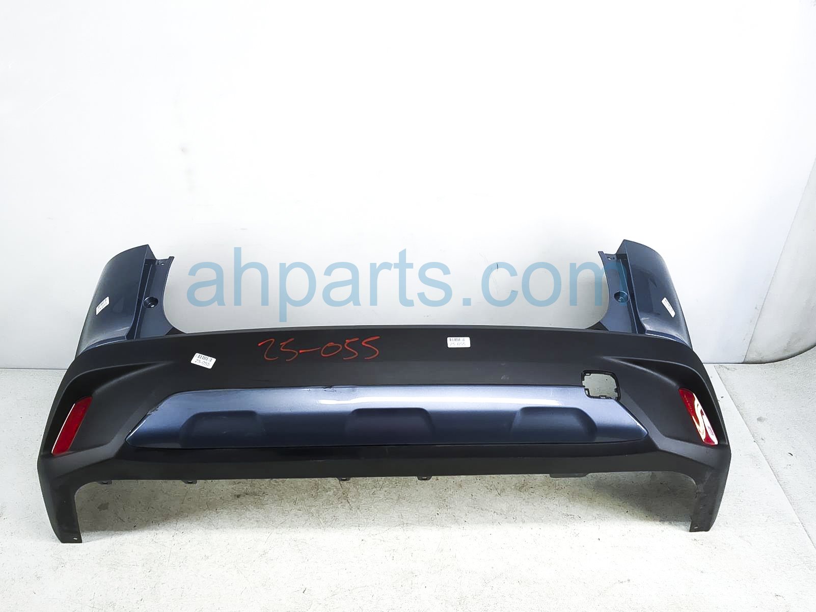 $595 Toyota REAR BUMPER COVER - GREY - LE * $595 Toyota REAR BUMPER COVER - GREY - LE *