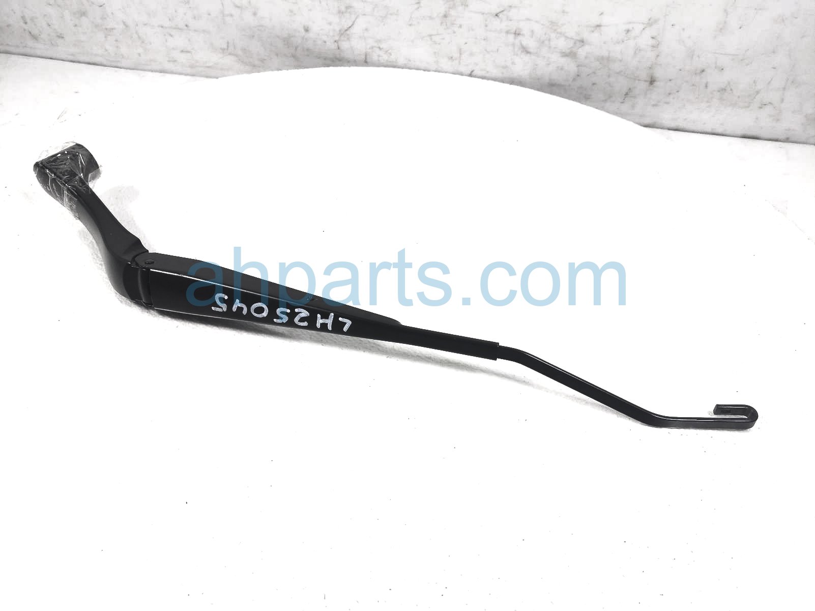 $20 Chevy LH WINDSHIELD WIPER ARM $20 Chevy LH WINDSHIELD WIPER ARM