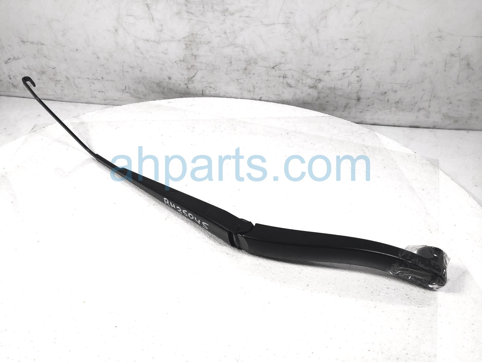 $20 Chevy RH WINDHIELD WIPER ARM $20 Chevy RH WINDHIELD WIPER ARM