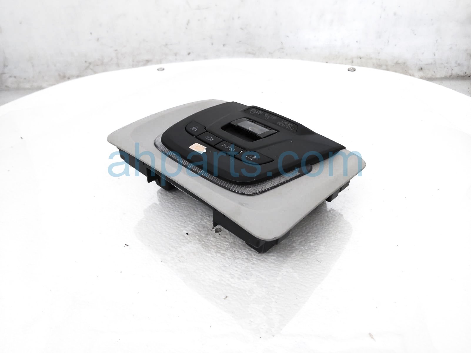 $115 Toyota ROOF CONSOLE / MAP LIGHT - BLK/GREY $115 Toyota ROOF CONSOLE / MAP LIGHT - BLK/GREY