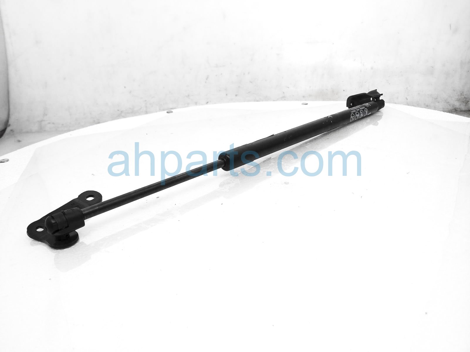 $20 Toyota RR/RH TAILGATE SHOCK / LIFT CYLINDER $20 Toyota RR/RH TAILGATE SHOCK / LIFT CYLINDER