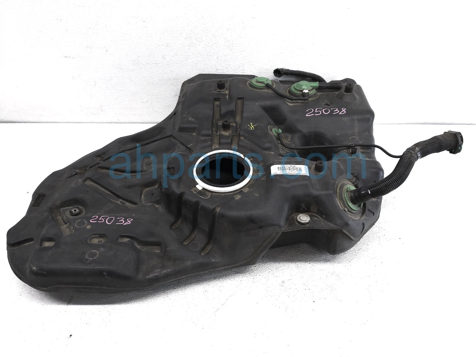 $149 Toyota GAS / FUEL TANK - XLE 3.5L $149 Toyota GAS / FUEL TANK - XLE 3.5L