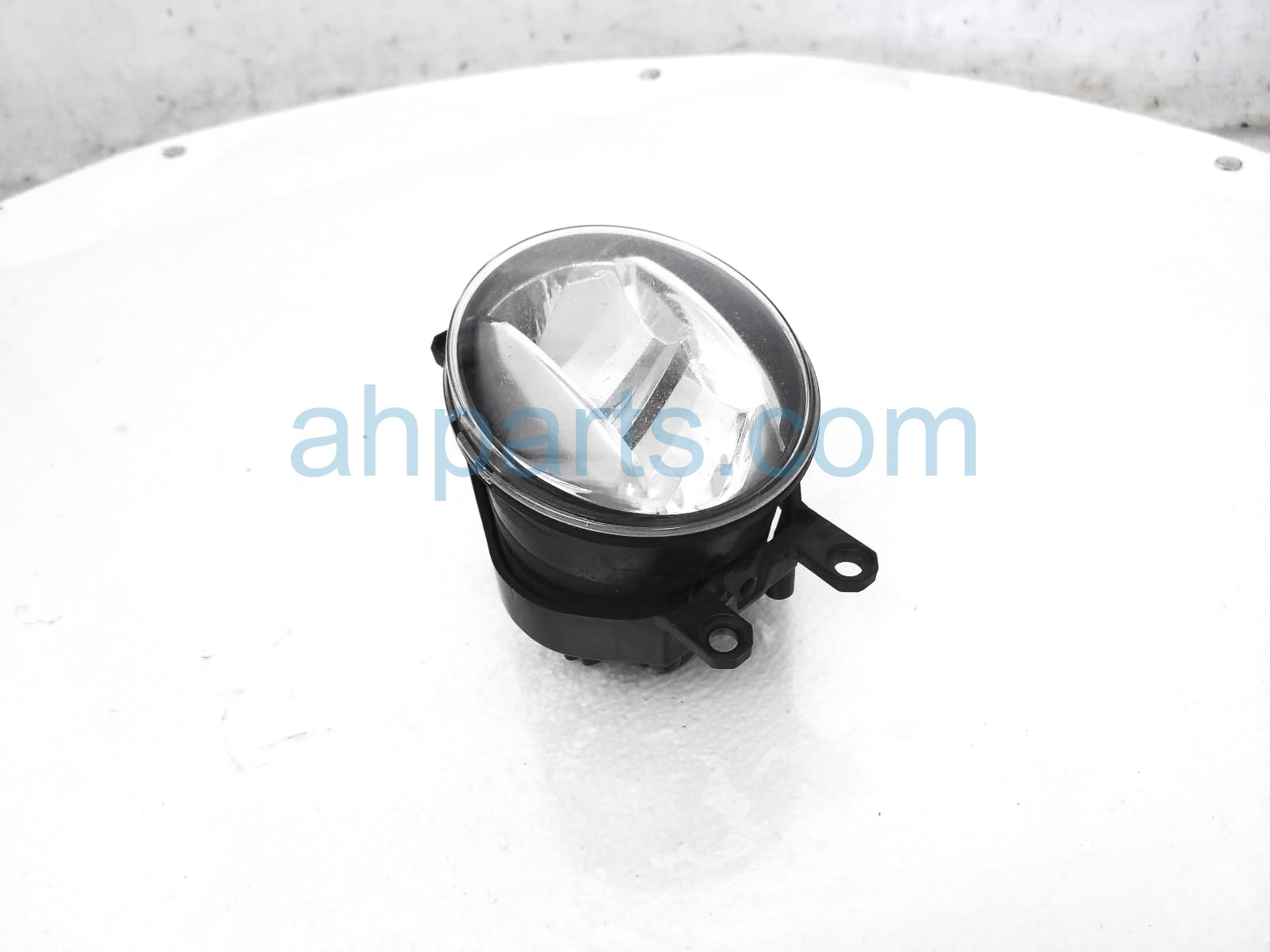 $75 Lexus RH FOG LAMP / LIGHT $75 Lexus RH FOG LAMP / LIGHT