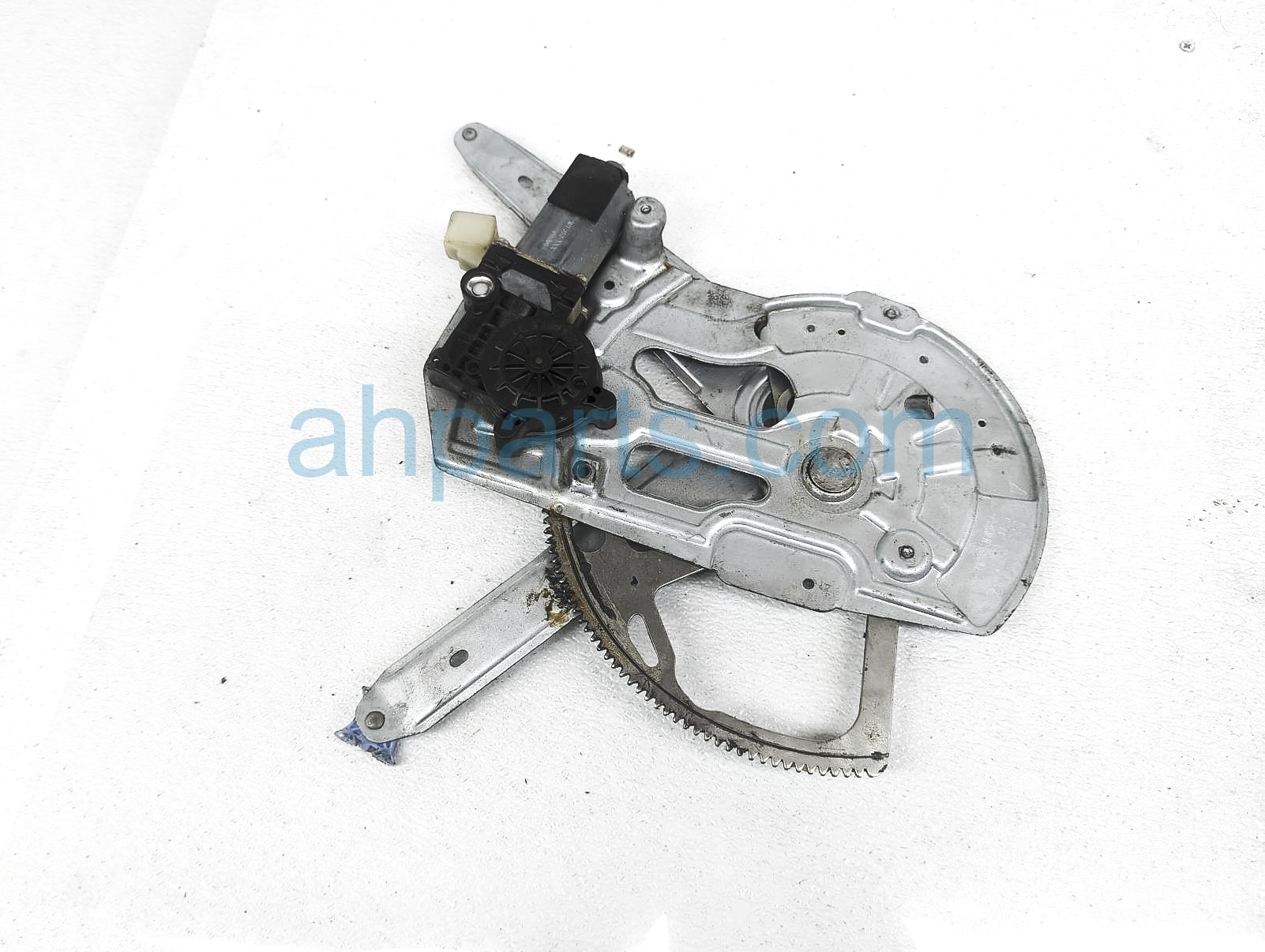 $59 Volvo FR/LH WINDOW REGULATOR W/MOTOR ASSY