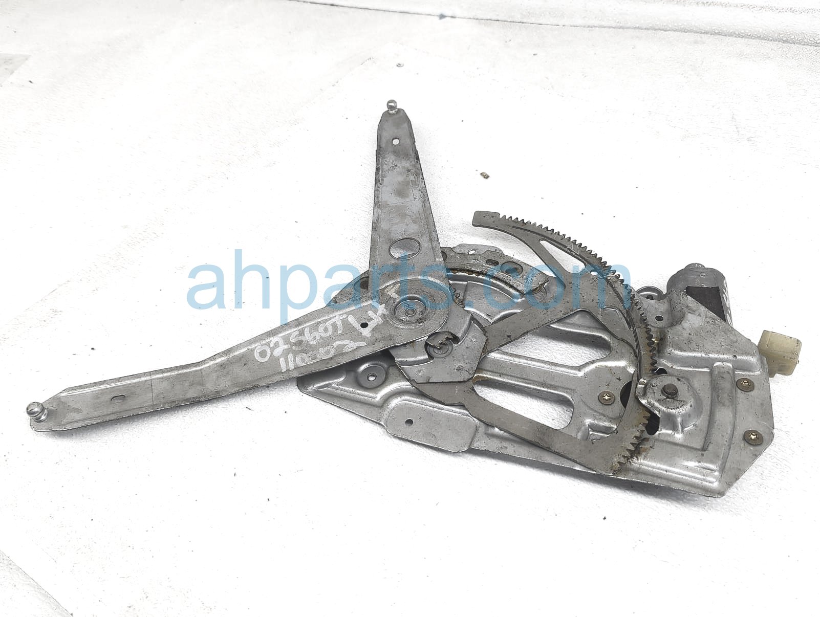 $59 Volvo FR/LH WINDOW REGULATOR W/MOTOR ASSY