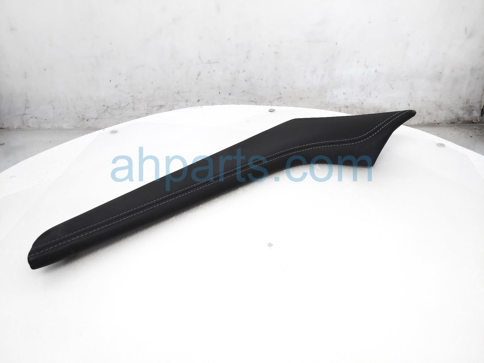 $20 Infiniti LH CENTER CONSOLE TRIM PAD - BLACK $20 Infiniti LH CENTER CONSOLE TRIM PAD - BLACK