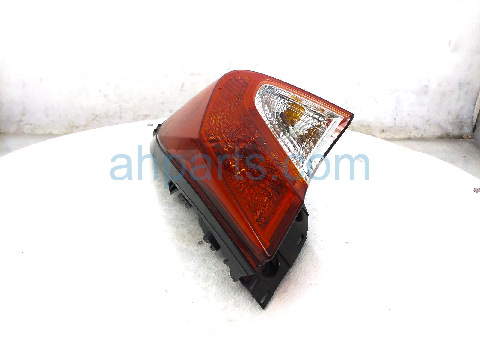 $95 Toyota LH TAIL LAMP (ON BODY) $95 Toyota LH TAIL LAMP (ON BODY)