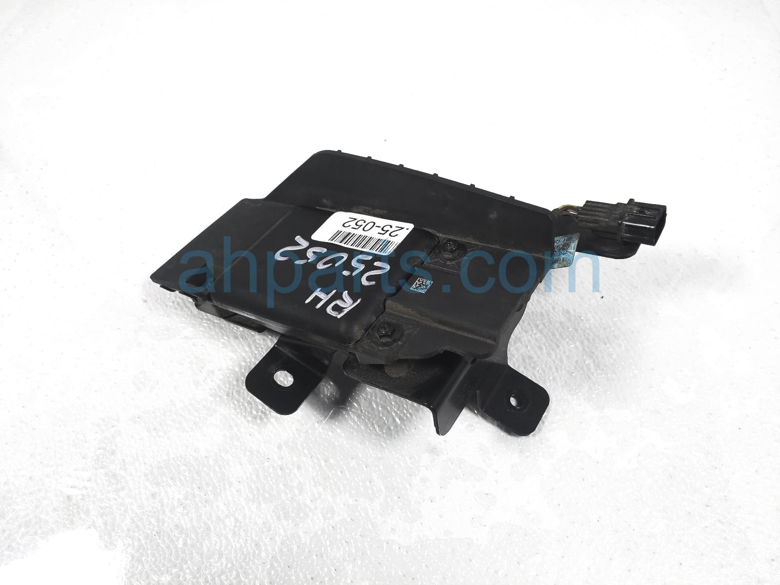 $75 Hyundai RR/RH BLIND SPOT RADAR W/BRACKET $75 Hyundai RR/RH BLIND SPOT RADAR W/BRACKET