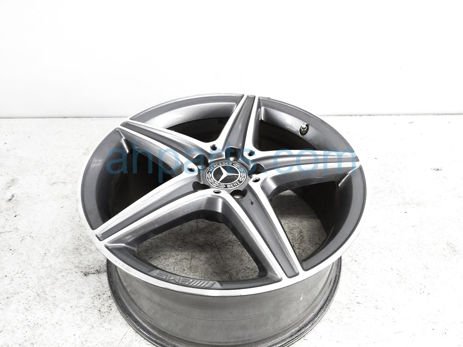 $395 Mercedes RR/RH WHEEL / RIM - AMG *CURB RASH $395 Mercedes RR/RH WHEEL / RIM - AMG *CURB RASH