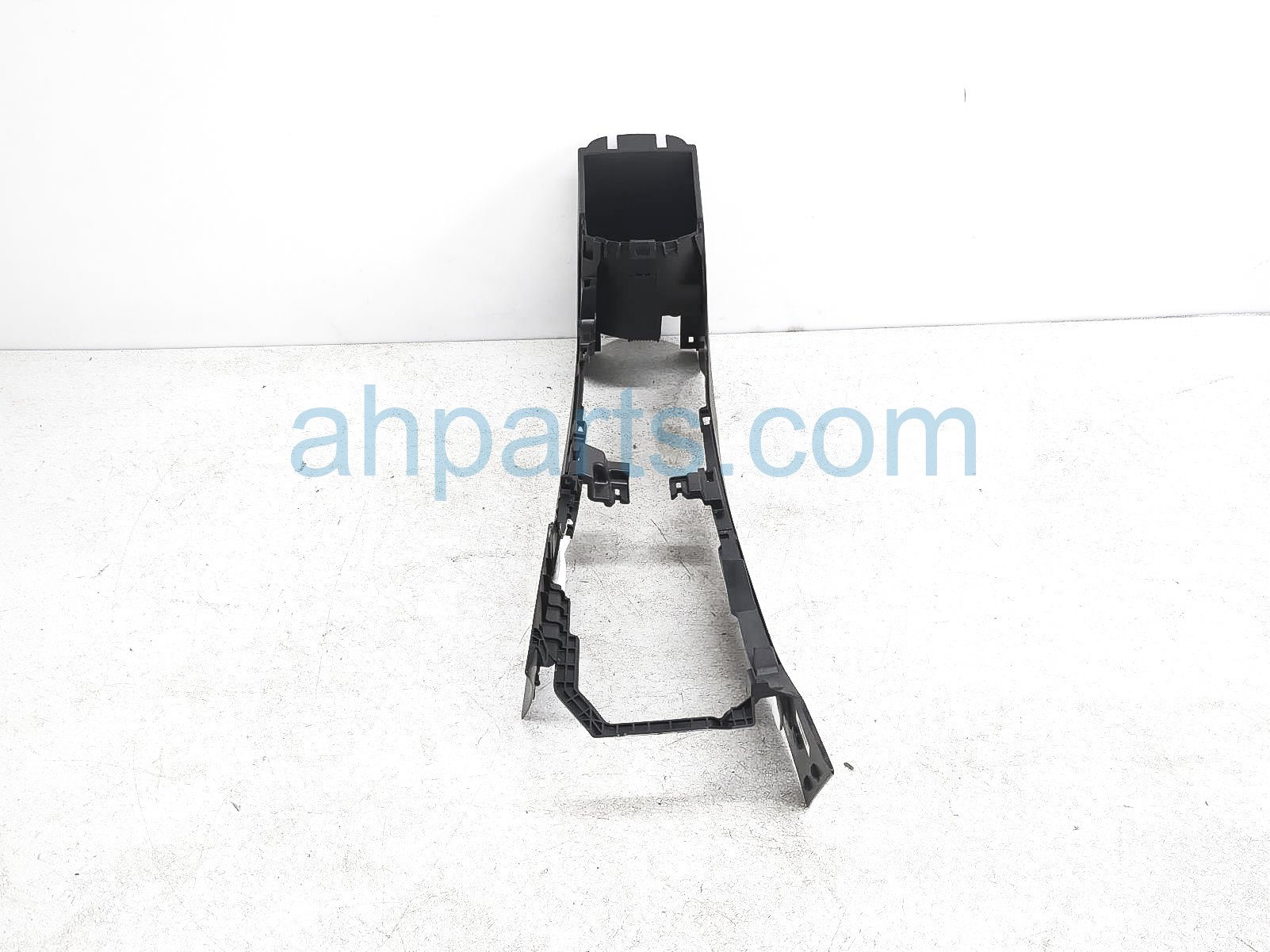 $149 Hyundai CENTER CONSOLE BOX ONLY * $149 Hyundai CENTER CONSOLE BOX ONLY *