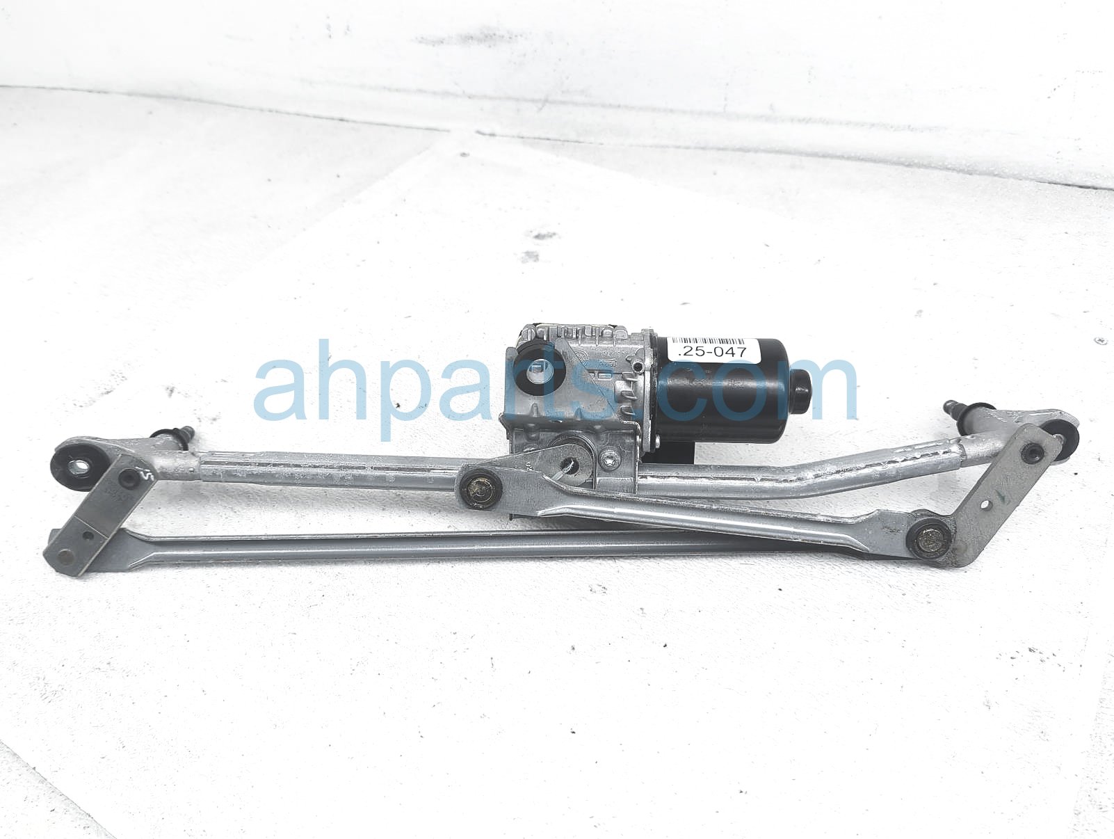 $95 Porsche WINDSHIELD WIPER MOTOR W/ARM ASSY $95 Porsche WINDSHIELD WIPER MOTOR W/ARM ASSY