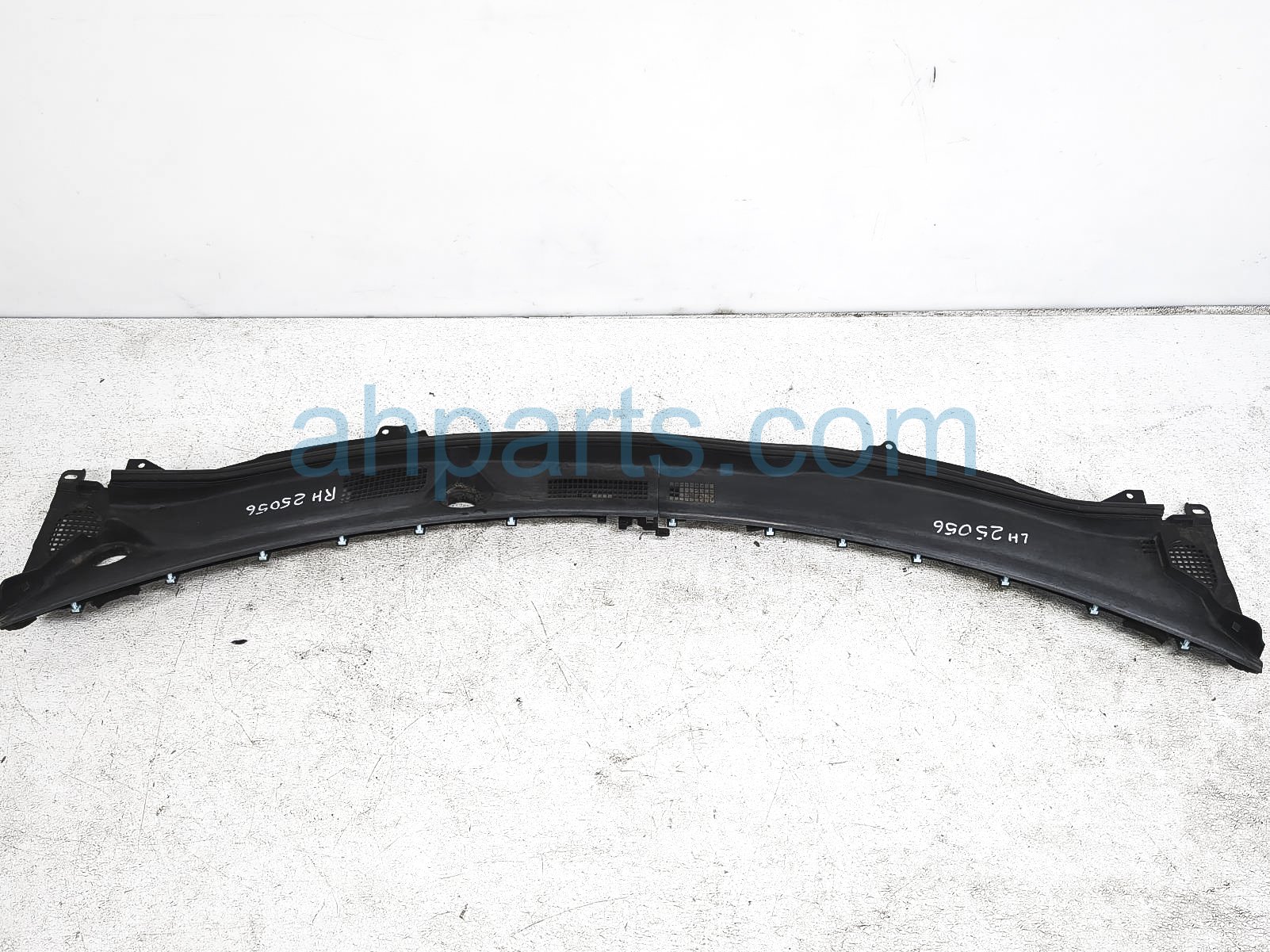 $69 Infiniti WINDSHIELD COWL PLASTIC PANEL $69 Infiniti WINDSHIELD COWL PLASTIC PANEL