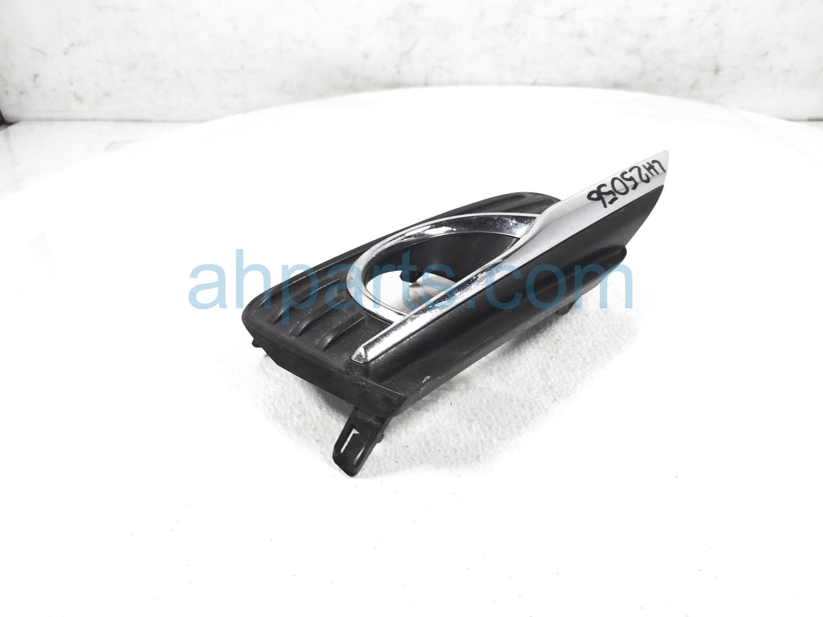 $25 Infiniti LH FOG LIGHT TRIM BEZEL GARNISH $25 Infiniti LH FOG LIGHT TRIM BEZEL GARNISH