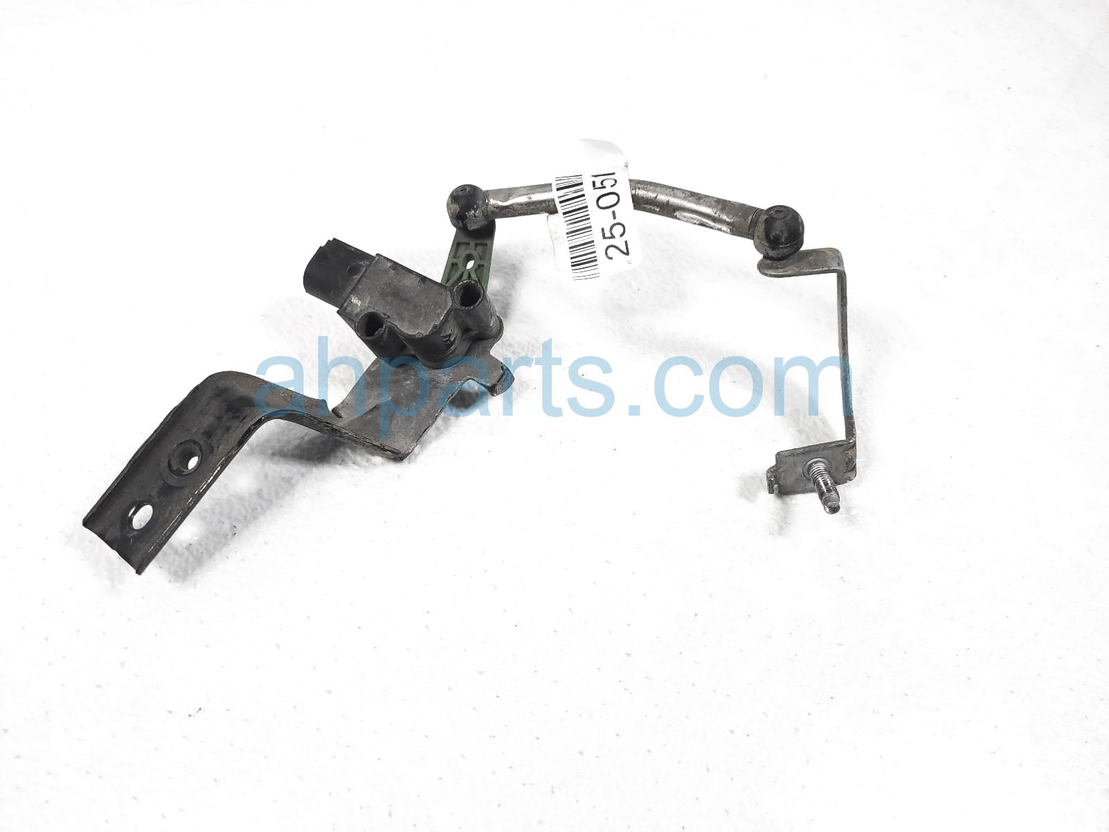 $125 Audi FR/RH HEADLAMP HEIGHT LEVEL SENSOR