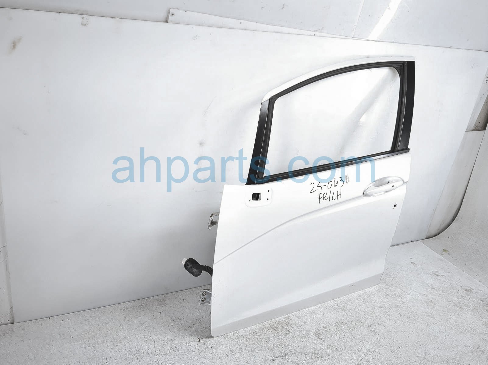 $749 Honda FR/LH DOOR - WHITE - NO MIRROR/TRIM $749 Honda FR/LH DOOR - WHITE - NO MIRROR/TRIM