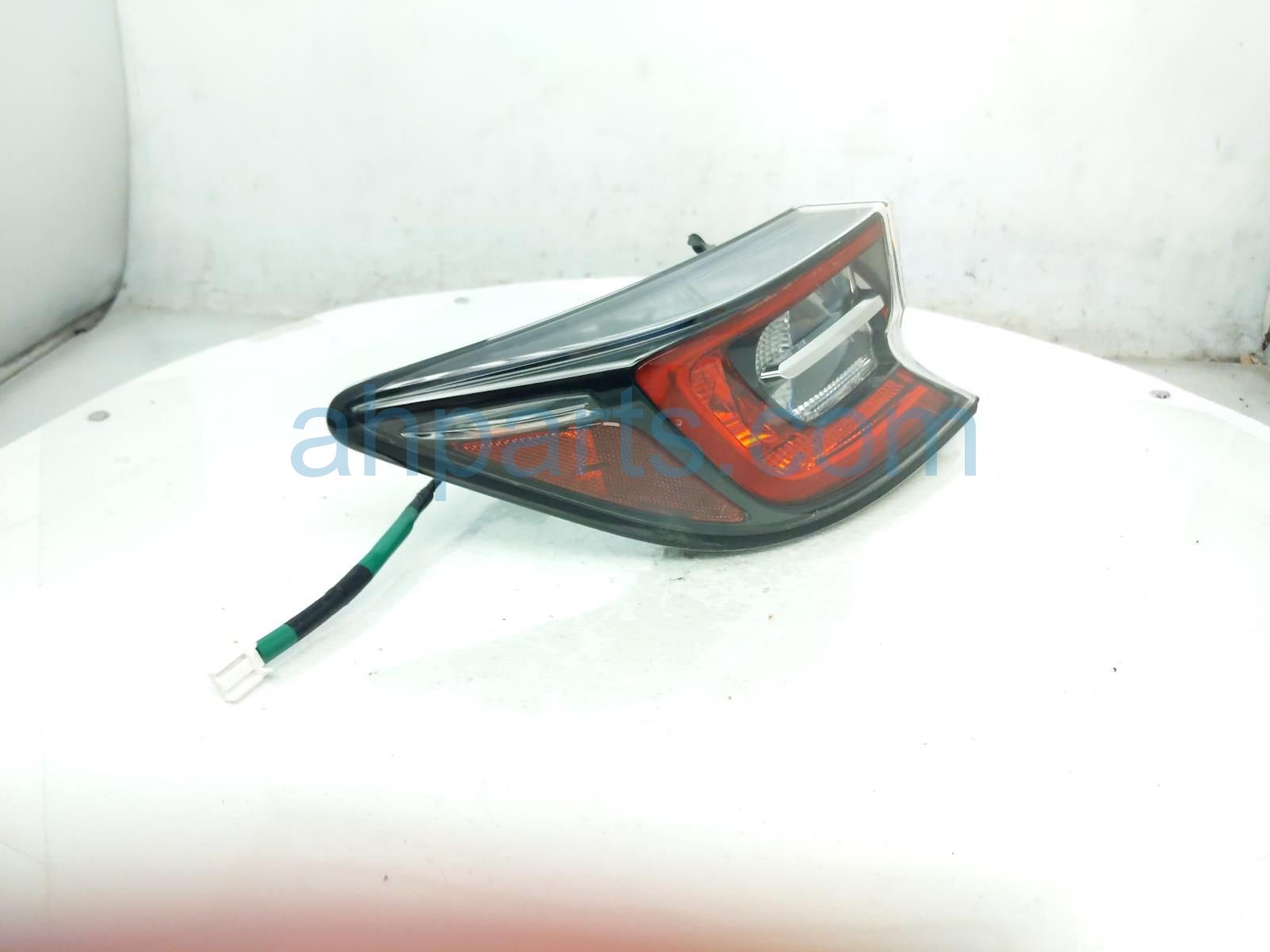 $175 Toyota LH TAIL LAMP (ON BODY) $175 Toyota LH TAIL LAMP (ON BODY)