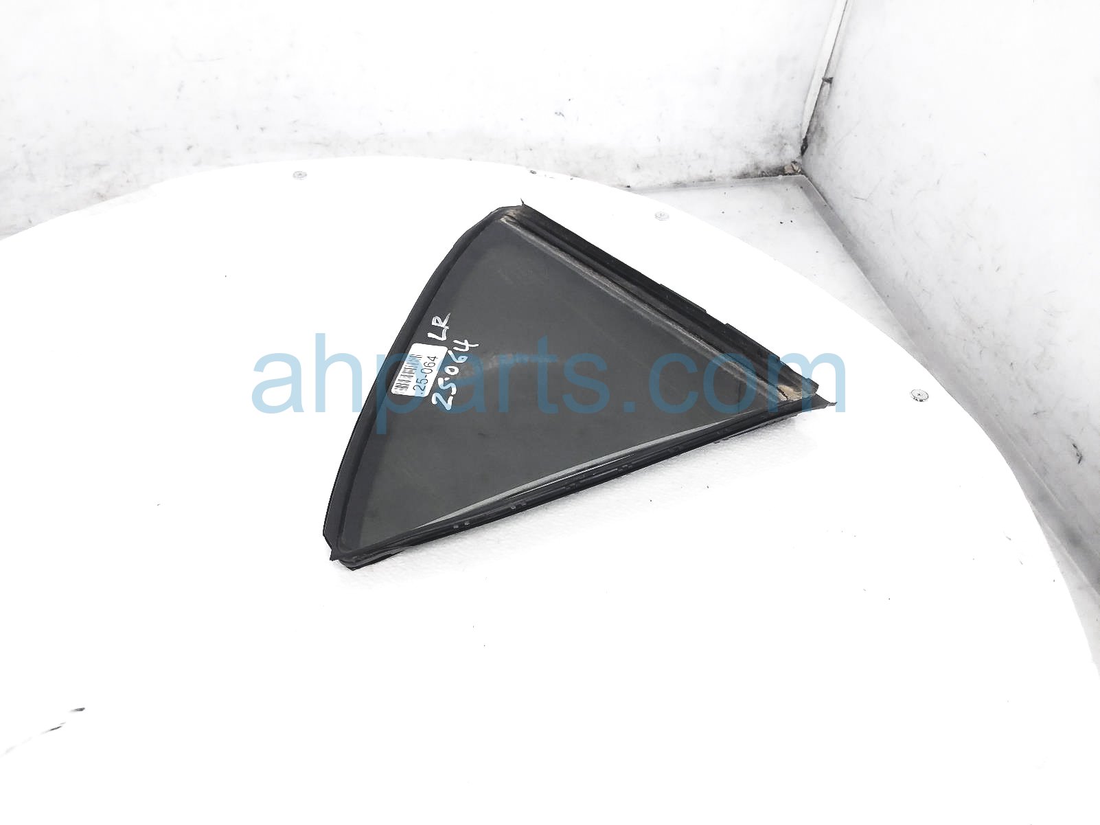 $25 Toyota RR/LH VENT GLASS WINDOW $25 Toyota RR/LH VENT GLASS WINDOW