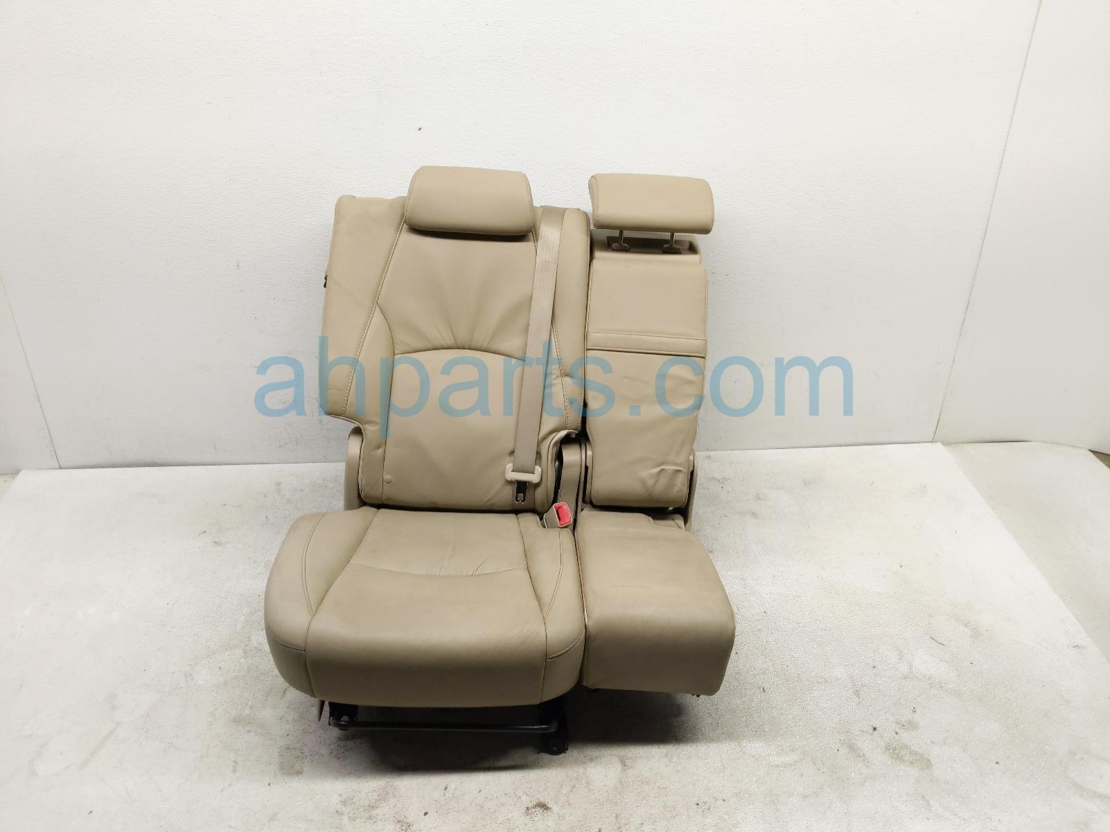 $295 Lexus REAR RH SEAT ASSY - BEIGE LEATHER* $295 Lexus REAR RH SEAT ASSY - BEIGE LEATHER*