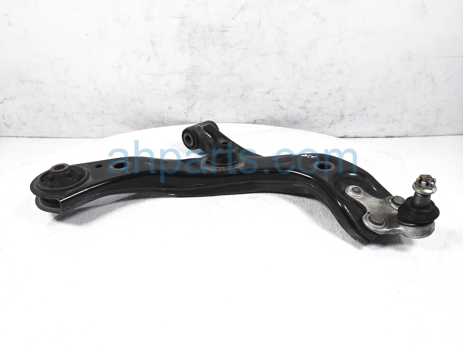 Sold 2024 Toyota Prius Front Passenger Lower Control Arm * 48068-47070