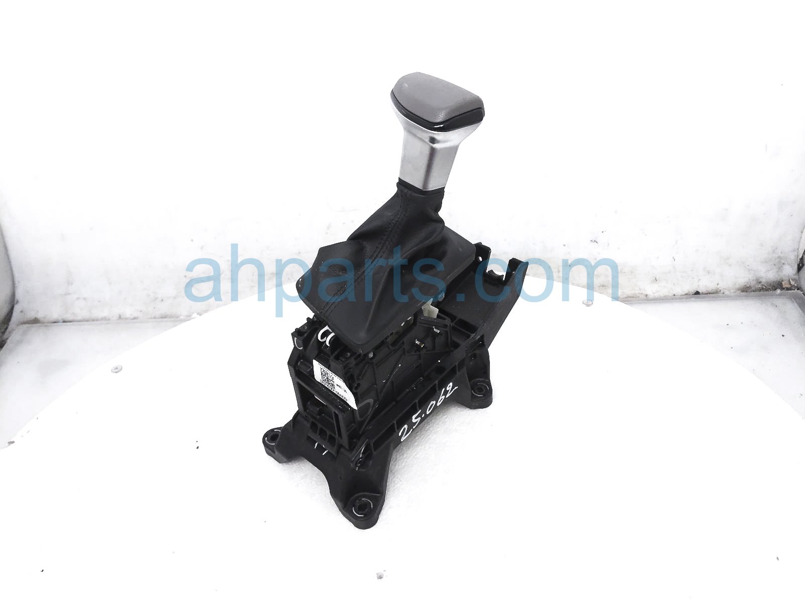 $85 Hyundai A/T SHIFTER SELECTOR ASSY - SEL 2.0L $85 Hyundai A/T SHIFTER SELECTOR ASSY - SEL 2.0L