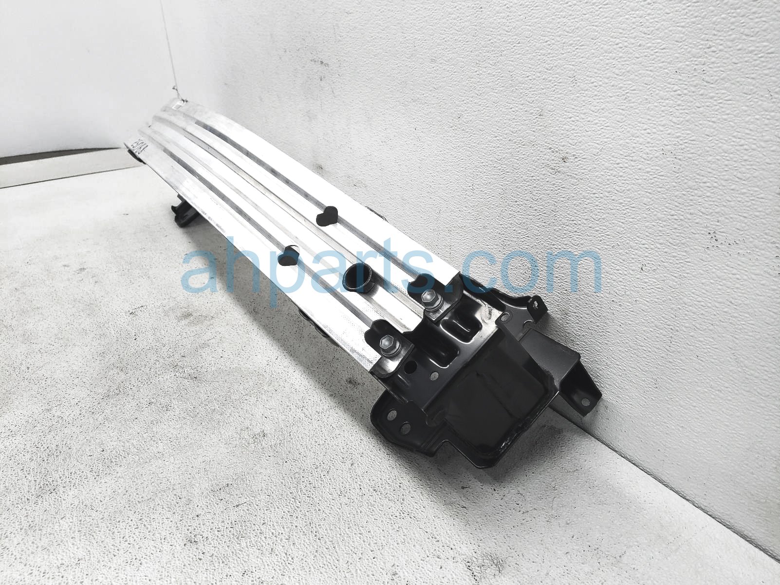 TOYOTA PRIUS FRONT BUMPER LOWER REINFORCEMENT (ALUMINUM) OEM#5213247010 TOYOTA PRIUS FRONT BUMPER LOWER REINFORCEMENT (ALUMINUM) OEM#5213247010
