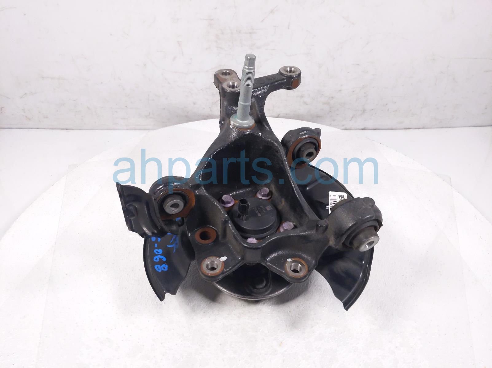 $299 Toyota RR/LH SPINDLE KNUCKLE HUB - FWD $299 Toyota RR/LH SPINDLE KNUCKLE HUB - FWD