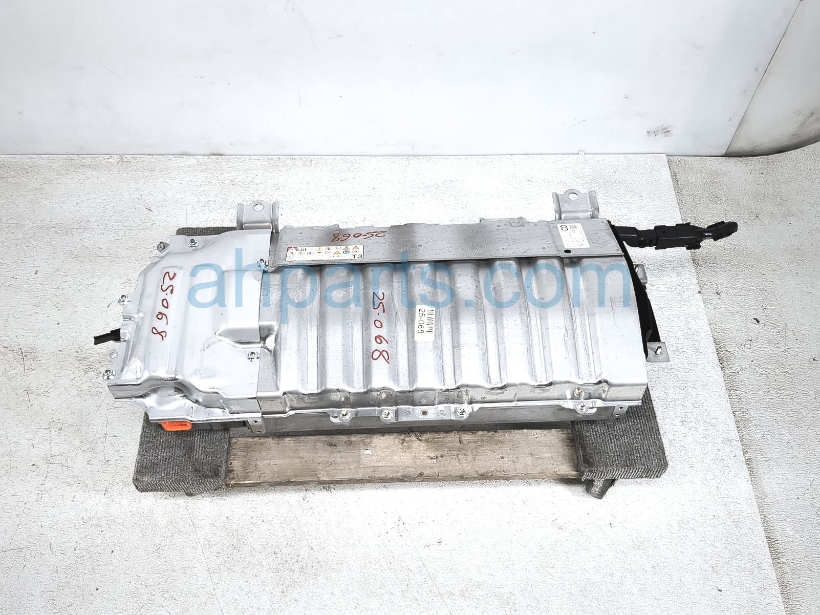 $1250 Toyota HYBRID BATTERY - 241 MI $1250 Toyota HYBRID BATTERY - 241 MI