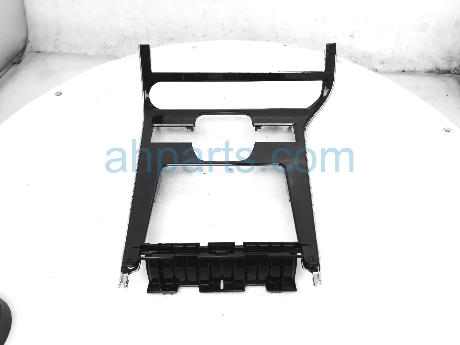 $100 Subaru CENTER DASH LOWER TRIM BEZEL $100 Subaru CENTER DASH LOWER TRIM BEZEL