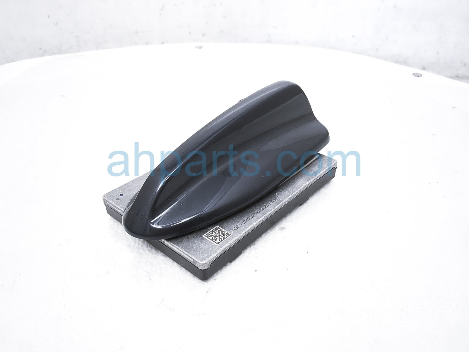 $75 Volvo ROOF MOUNTED ANTENNA - GRAY $75 Volvo ROOF MOUNTED ANTENNA - GRAY