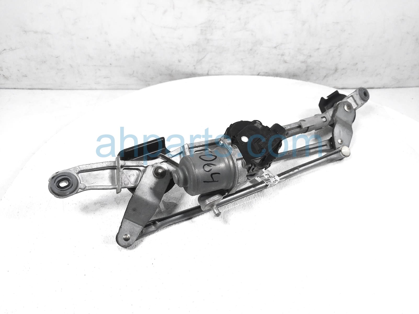 $70 Toyota WINDSHIELD WIPER MOTOR W/ARM ASSY $70 Toyota WINDSHIELD WIPER MOTOR W/ARM ASSY