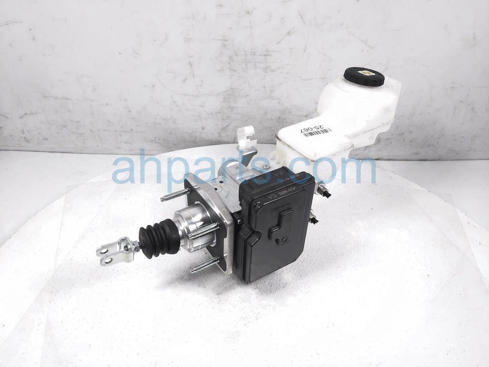 $349 Toyota BRAKE MASTER CYLINDER W/RESERVOIR $349 Toyota BRAKE MASTER CYLINDER W/RESERVOIR