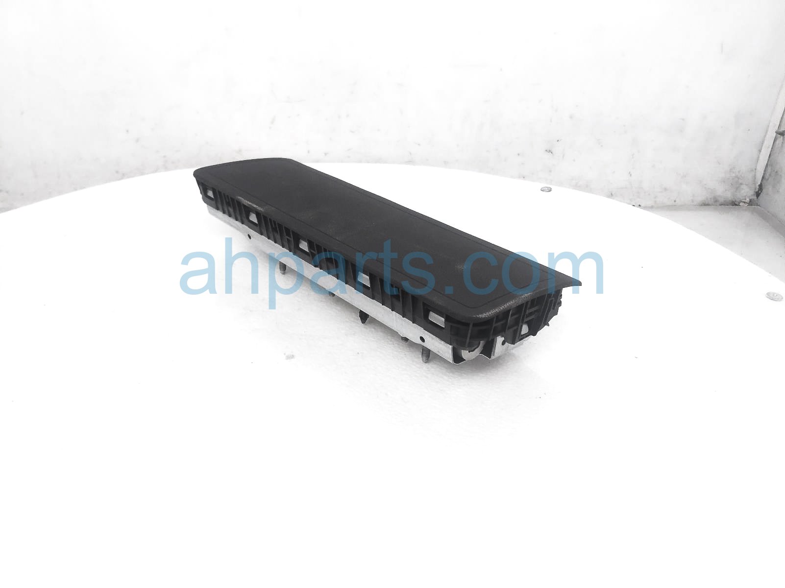 $75 Audi PASSENGER KNEE AIR BAG $75 Audi PASSENGER KNEE AIR BAG