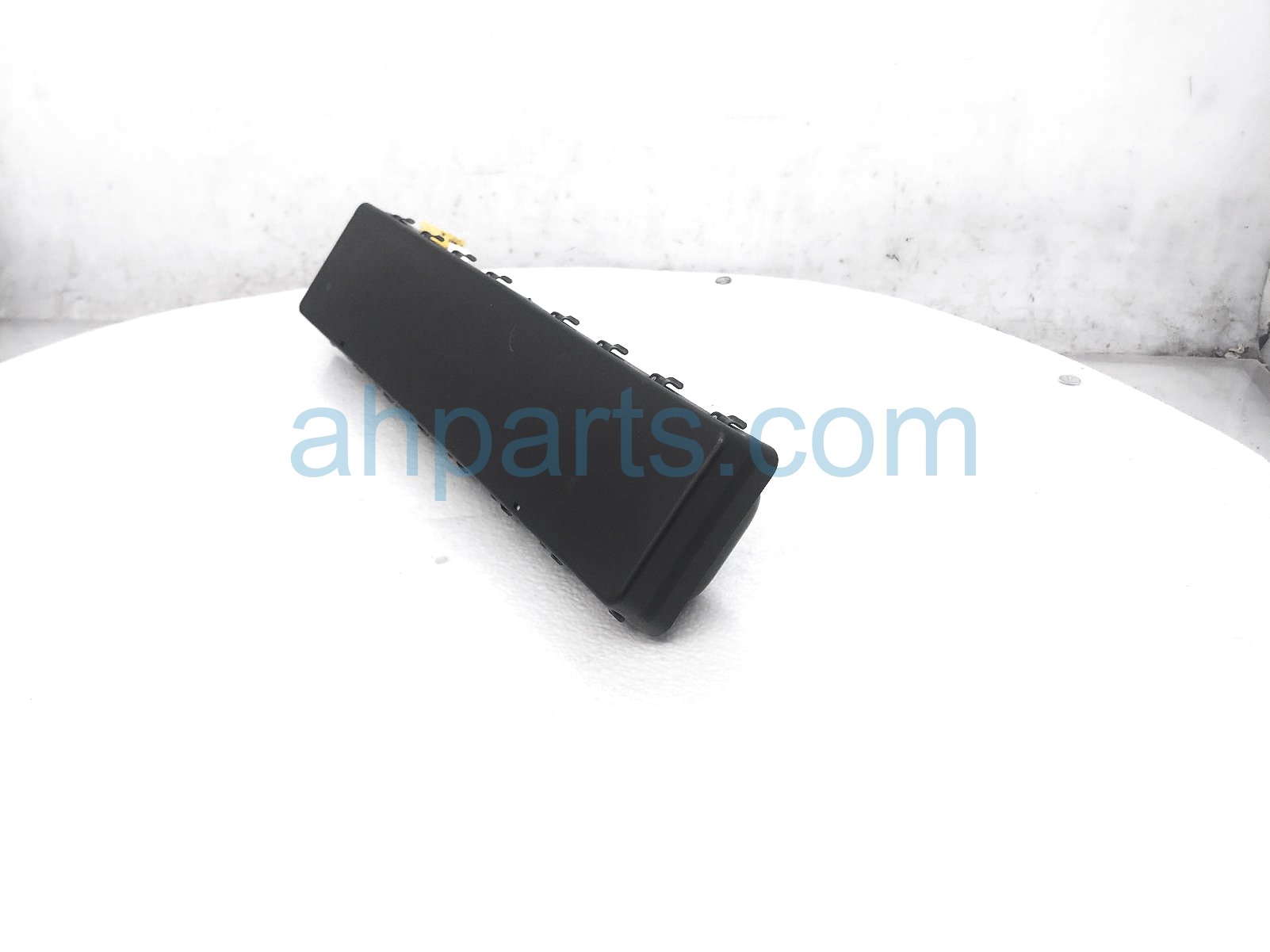 $475 Acura PASSENGER KNEE AIR BAG $475 Acura PASSENGER KNEE AIR BAG